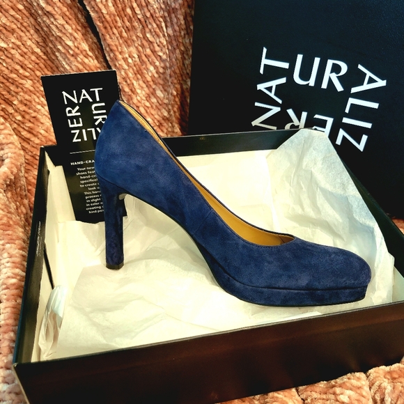 Navy Suede heels/ Naturalizer- Teresa- 8.5N/ box - Picture 1 of 9
